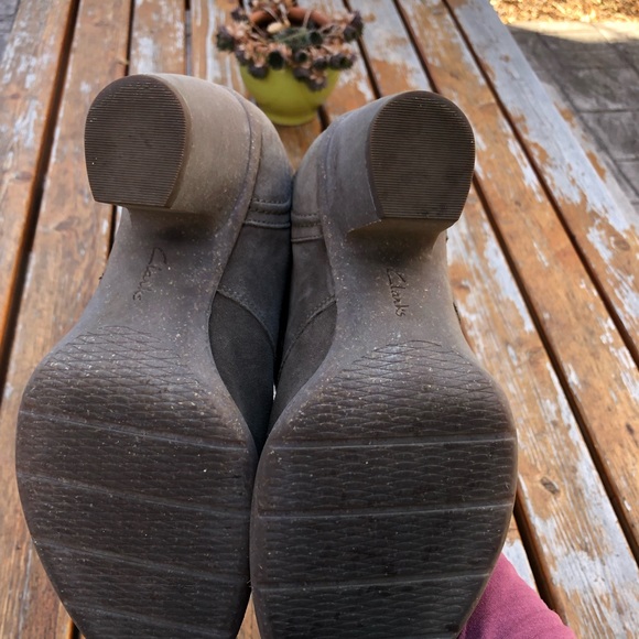 Clark’s Artisan Carleta Lyon Booties 9 - Picture 6 of 8